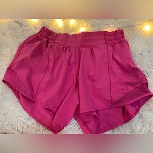 Lululemon Hotty Hot Low-Rise Lined Short 4”